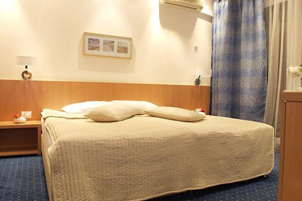 Hotel Sara Neptun Bagian luar foto