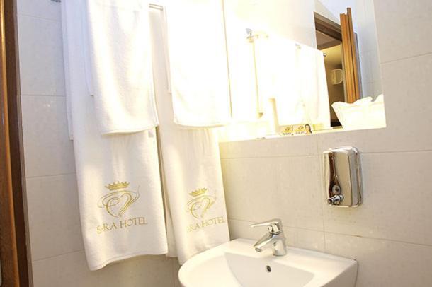 Hotel Sara Neptun Bagian luar foto